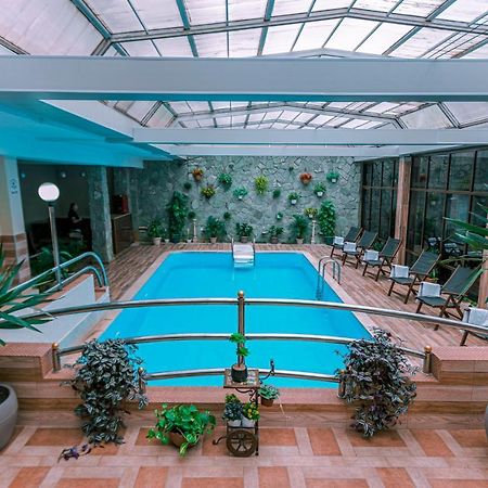 Pino Vere Palace Hotel Tiflis Dış mekan fotoğraf
