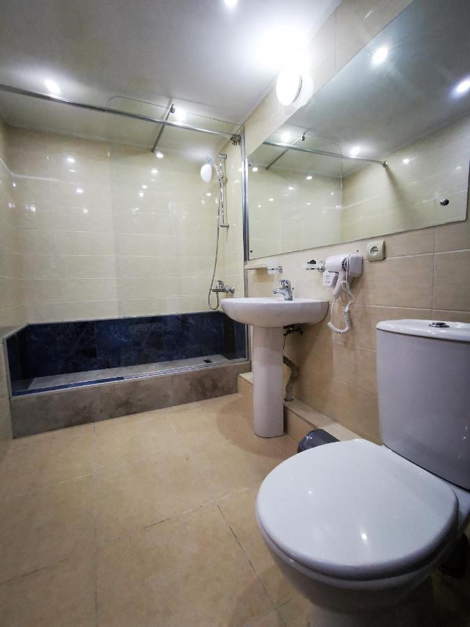 Pino Vere Palace Hotel Tiflis Dış mekan fotoğraf