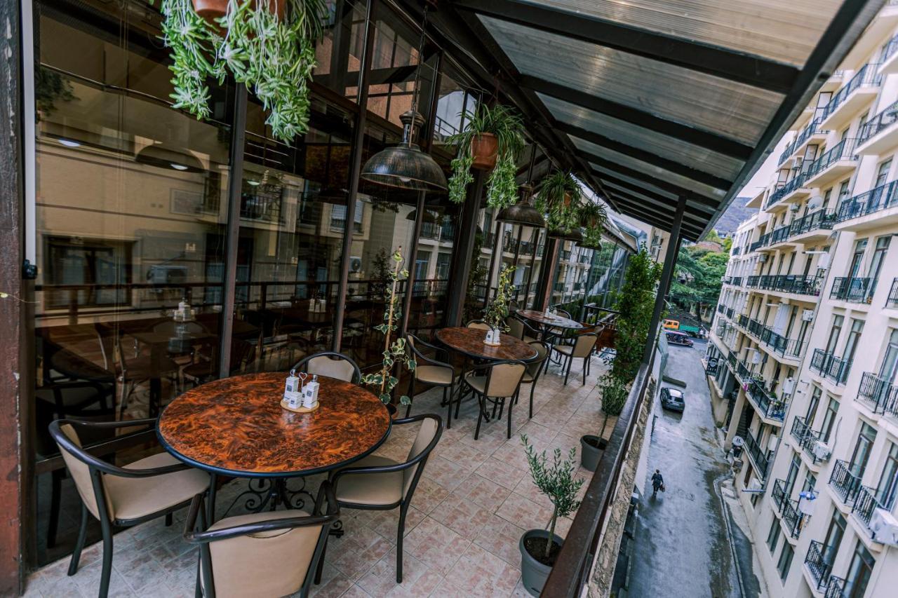 Pino Vere Palace Hotel Tiflis Dış mekan fotoğraf