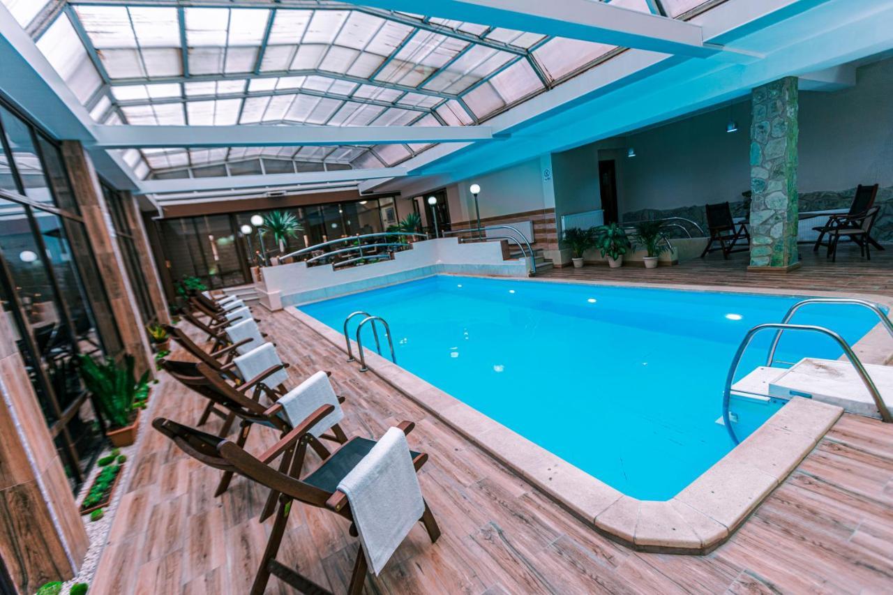 Pino Vere Palace Hotel Tiflis Dış mekan fotoğraf