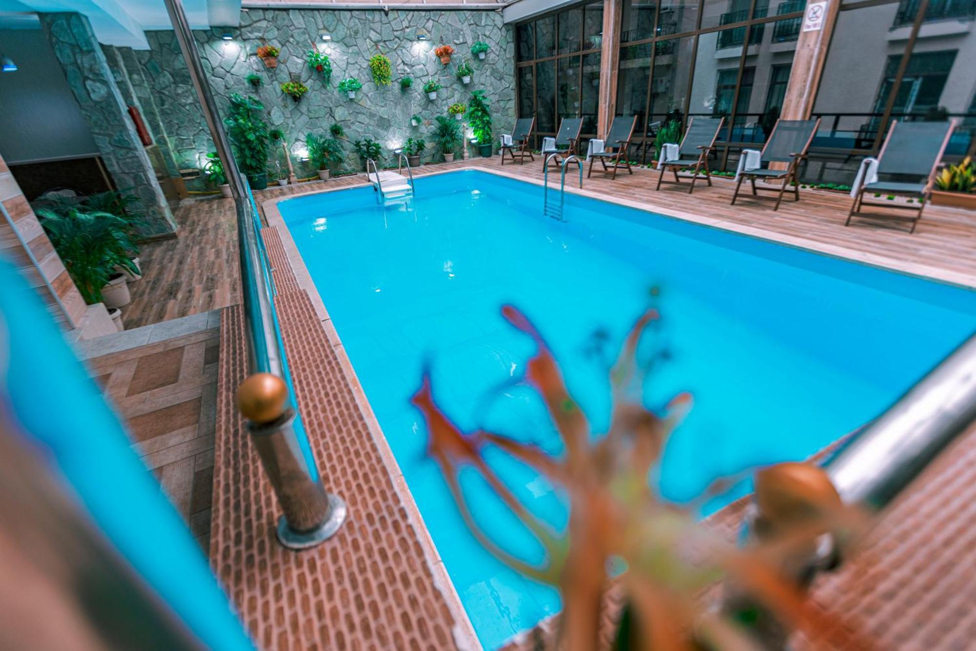 Pino Vere Palace Hotel Tiflis Dış mekan fotoğraf