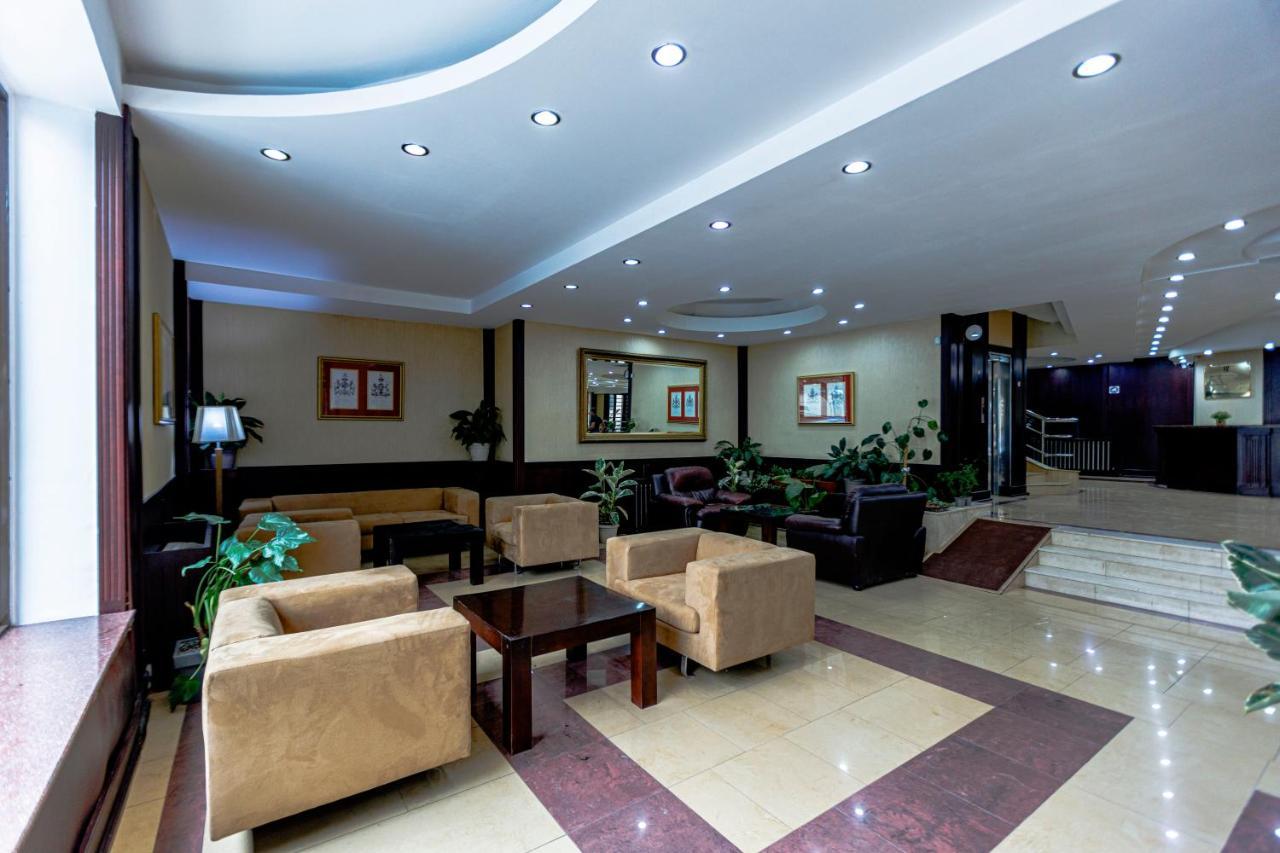Pino Vere Palace Hotel Tiflis Dış mekan fotoğraf