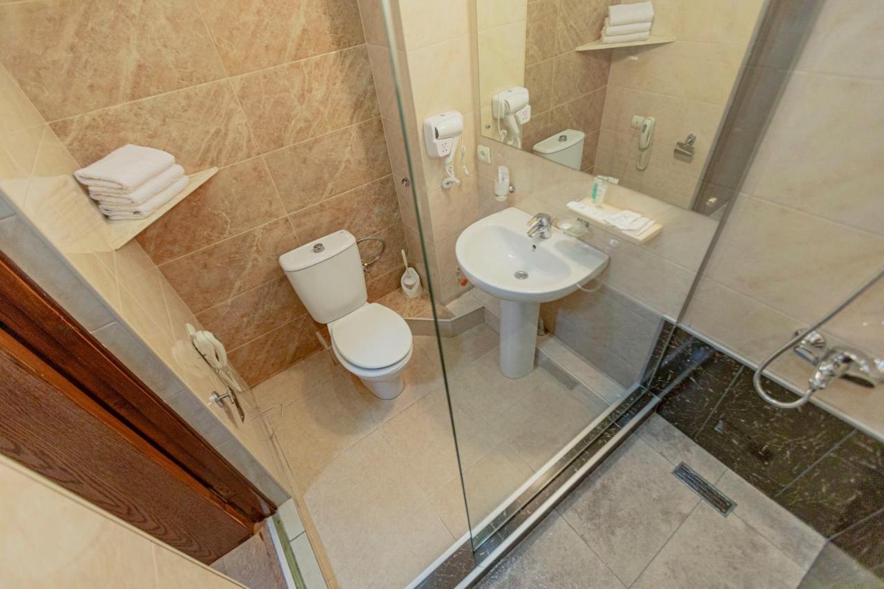 Pino Vere Palace Hotel Tiflis Dış mekan fotoğraf