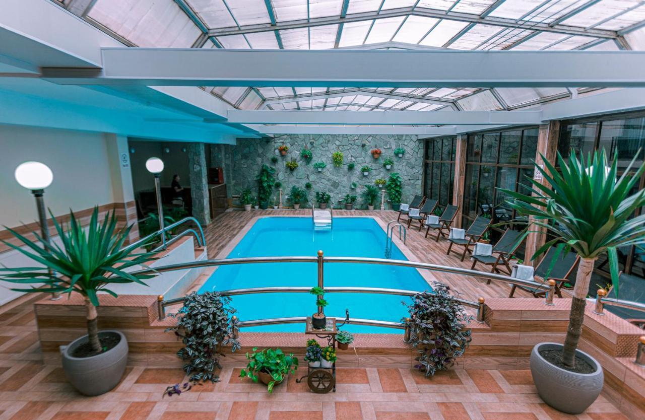 Pino Vere Palace Hotel Tiflis Dış mekan fotoğraf