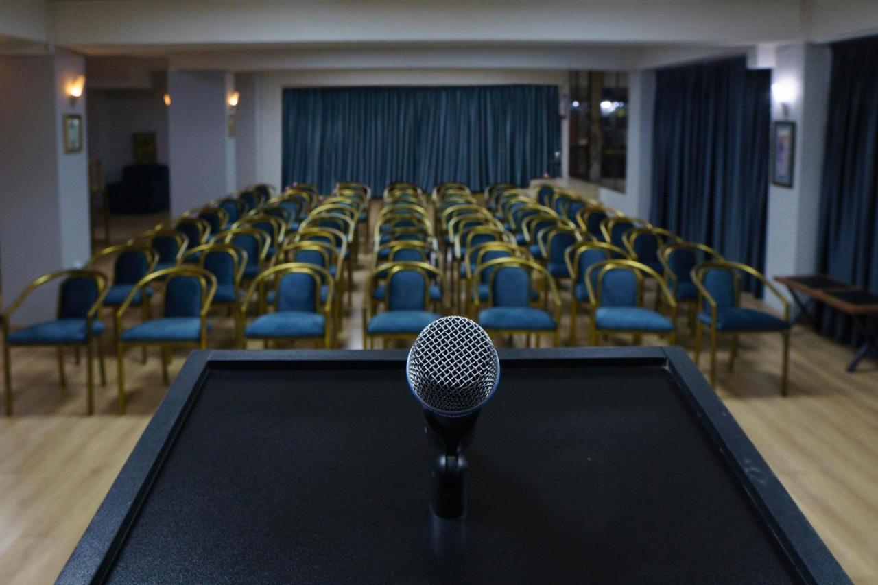 Pino Vere Palace Hotel Tiflis Dış mekan fotoğraf