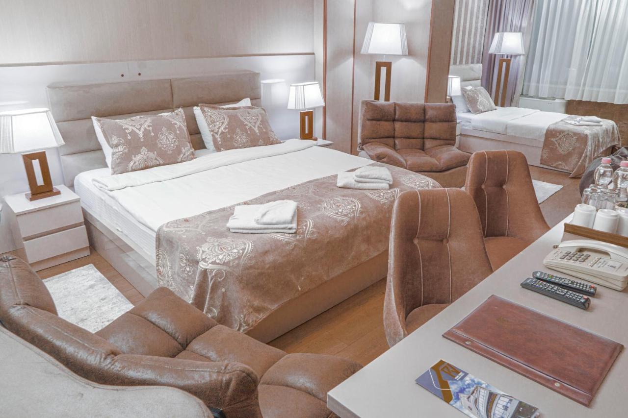 Pino Vere Palace Hotel Tiflis Dış mekan fotoğraf