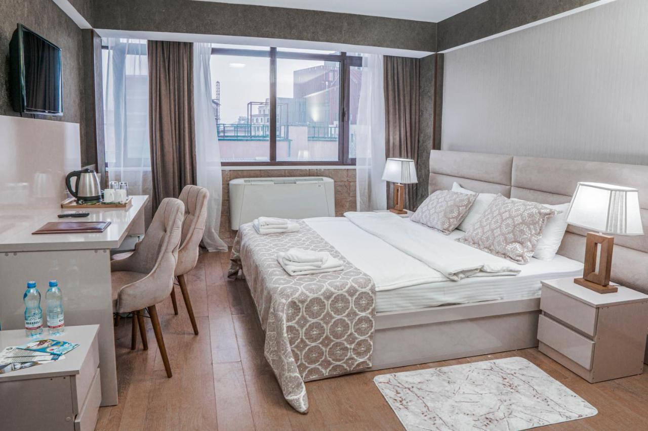 Pino Vere Palace Hotel Tiflis Dış mekan fotoğraf