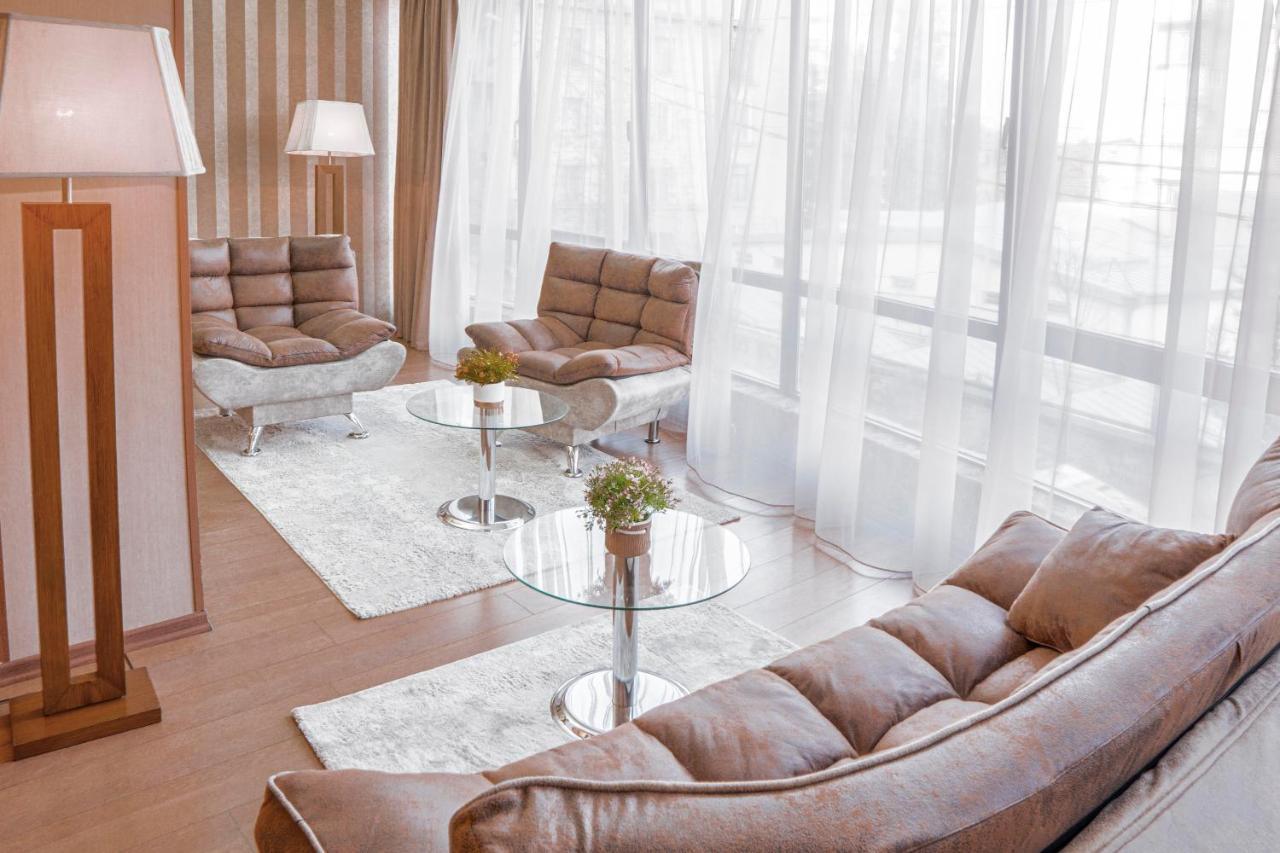 Pino Vere Palace Hotel Tiflis Dış mekan fotoğraf